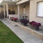 Lovely House By The Sea With Garden And Bbq Apartamento *