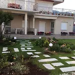 Lovely House By The Sea With Garden And Bbq Apartamento