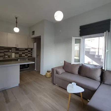 Lejlighed Lovely House By The Sea With Garden And Bbq Platanidia
