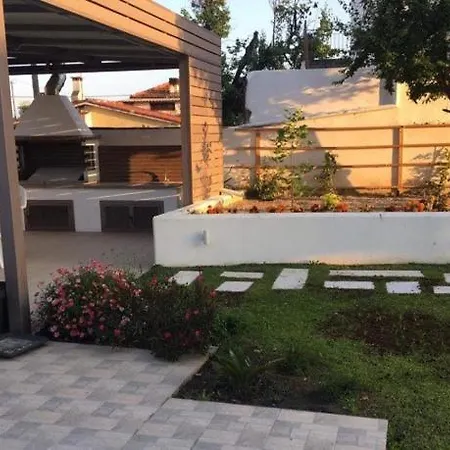 Lovely House By The Sea With Garden And Bbq Apartament Platanidia