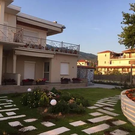 Lovely House By The Sea With Garden And Bbq Platanidia