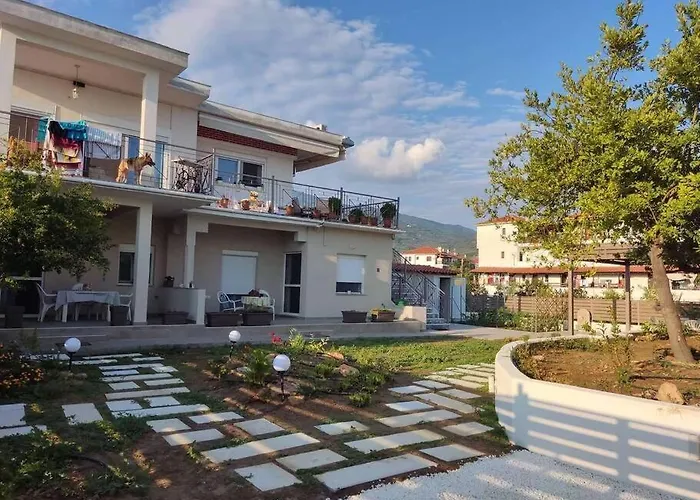 Lovely House By The Sea With Garden And Bbq Apartament Platanidia