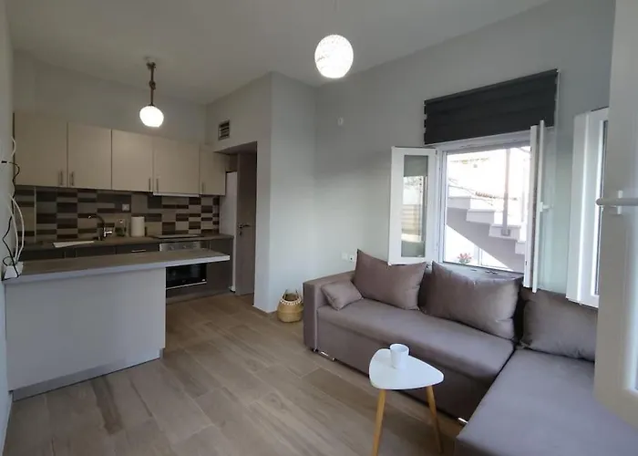 Apartament Lovely House By The Sea With Garden And Bbq Platanidia