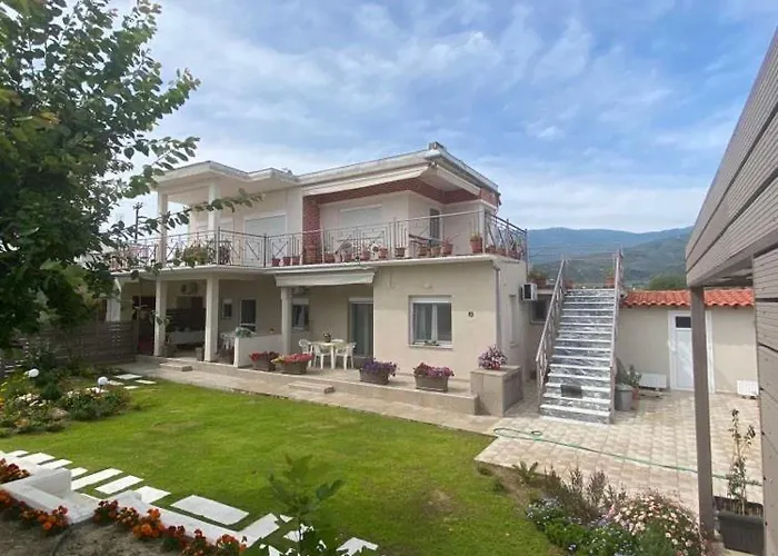 Lovely House By The Sea With Garden And Bbq Apartament *